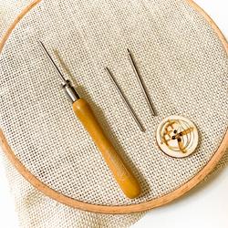 Eco Punch Naald Set met meerdere maten naalden | Nieuw model naald van gerecyclede materialen voor punch needle embroidery met borduurgaren en dunne wol of haakkatoen Punch naald Set